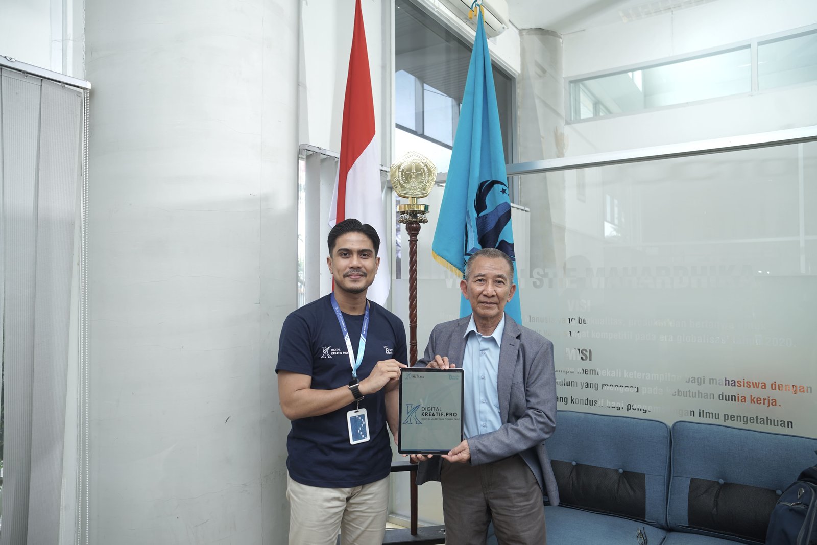 Bangun Citra Kampus Lewat Personal Branding: CEO Digital Kreatif Pro Konsultan Digital Marketing Pendidikan Pertama Indonesia Beri Workshop di Kampus STIE Mahardhika Surabaya